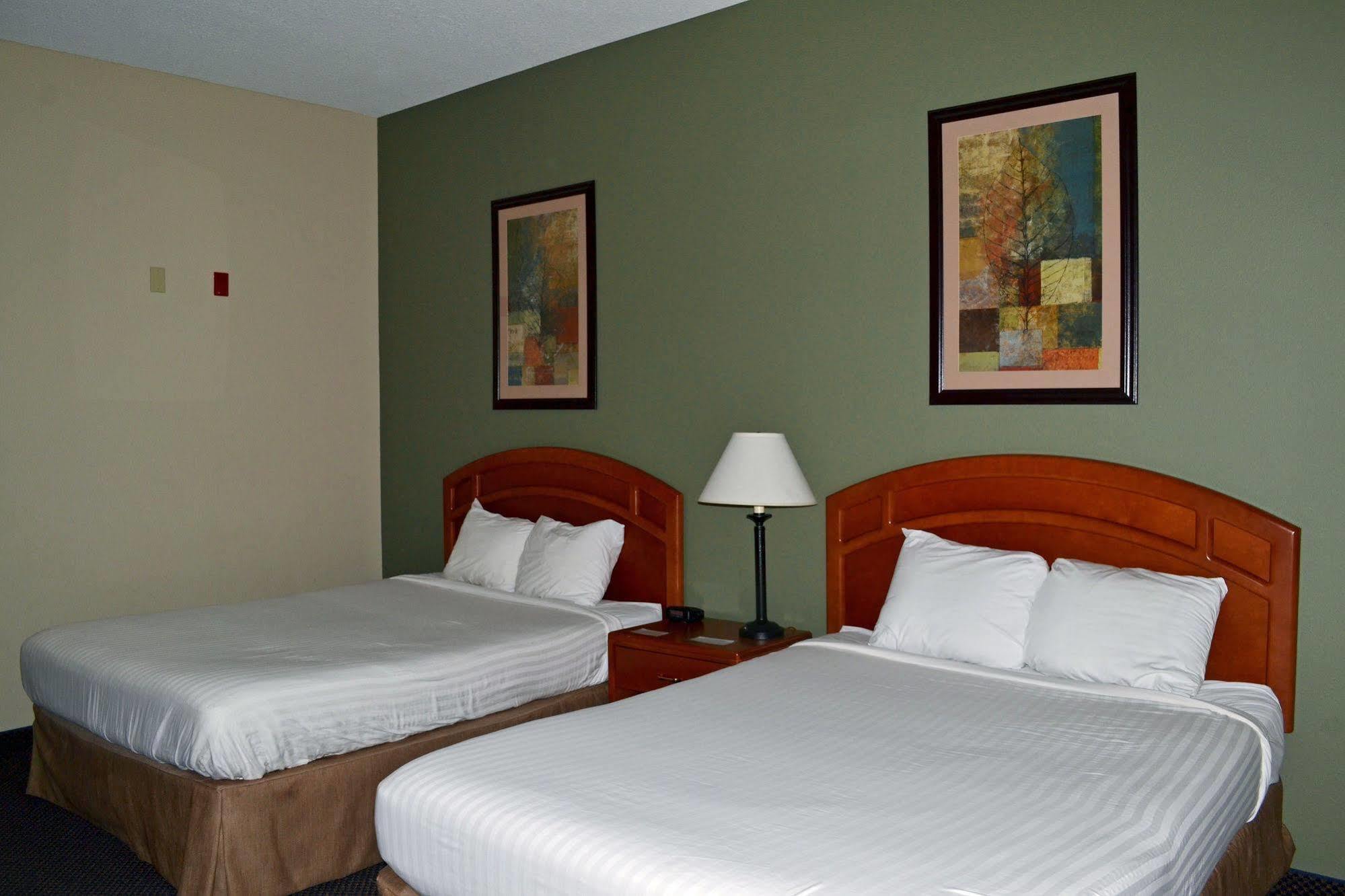Paola Inn And Suites Exterior foto